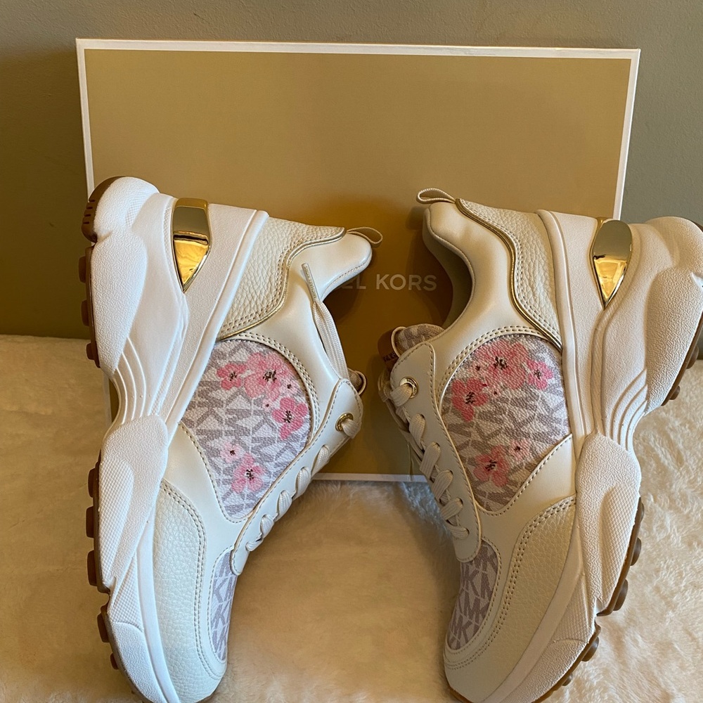 Michael Kors Katrina Floral Print Signature Logo Trainer - Picture 4 of 10